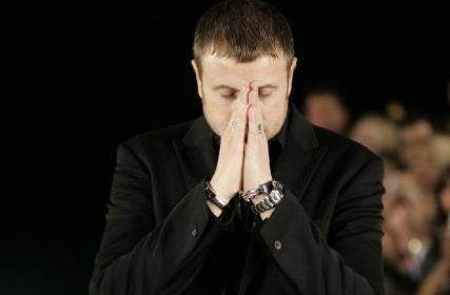 Moni s-a impacat cu Bote