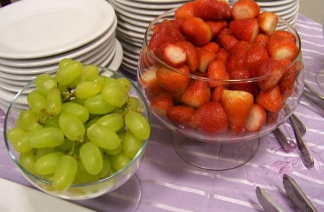 Fructele mancate inainte de masa contribuie la pierderea in greutate