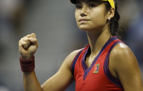 Emma Răducanu, prima jucătoare de tenis din istorie ajunsă din calificări în finala US Open