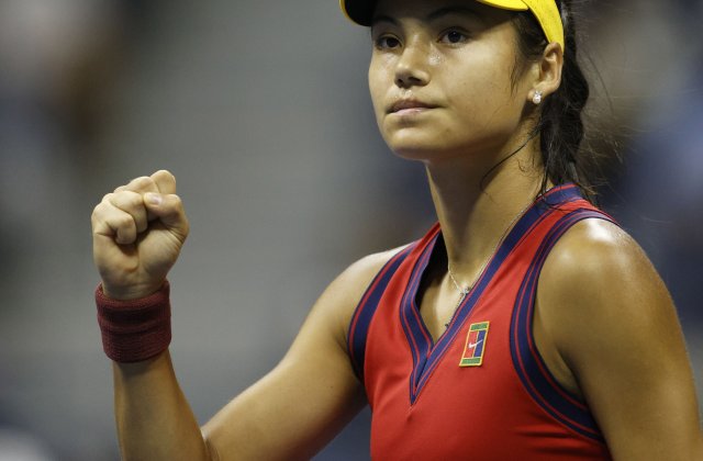 Emma Răducanu, prima jucătoare de tenis din istorie ajunsă din calificări în finala US Open