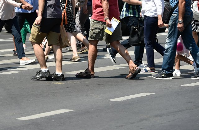 Trai clasic românesc. Plătim în euro, deși suntem remunerați în lei. În mâinile cui e soluția