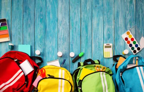 Școlarii din Botoșani au primit 173 de ghiozdane cu ocazia Zilei Pompierilor