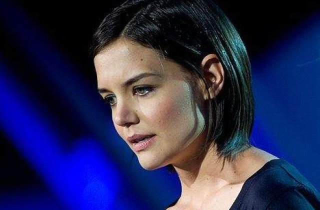 Katie Holmes, in rolul lui Jackie Kennedy