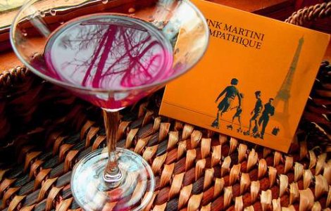 Pink Martini isi invita fanii sa realizeze clipul piesei preferate