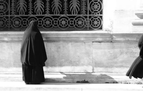 Belgia: Prima tara din UE care interzice valul islamic integral