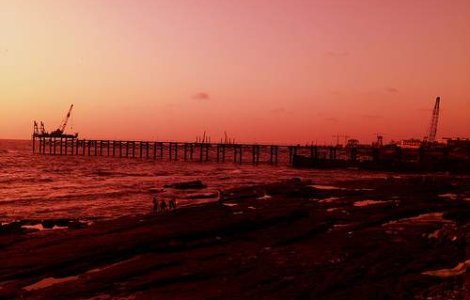 Pata de petrol provocata de platforma scufundata in SUA a atins coasta Louisianei