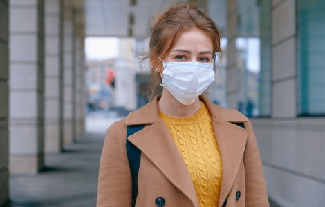 Masca de protecție, obligatorie în spațiile publice deschise din Arad