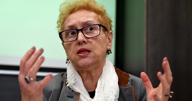 România, o țară guvernată prin OUG. Expert Forum: Avocatul Poporului „pasează” responsabilitatea în cazul OUG privind programul „Anghel Saligny”