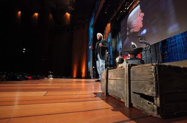 James Cameron a convins NASA sa filmeze 3D pe Marte