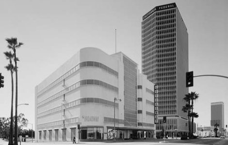 Consulul Romaniei la Los Angeles e acuzat de frauda