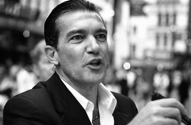 Antonio Banderas va interpreta o melodie in "Shrek"