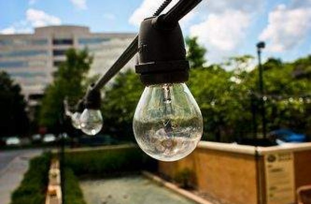 A mancat peste 1.500 de becuri