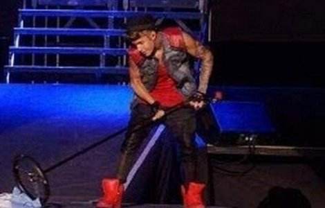 Cea mai noua gafa a lui Bieber: A sters pe jos cu steagul Argentinei