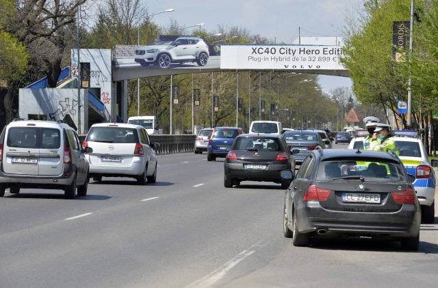 Confruntare s&acirc;ngeroasă &icirc;n București. Doi șoferi s-au &icirc;njunghiat &icirc;n urma unei șicanări &icirc;n trafic