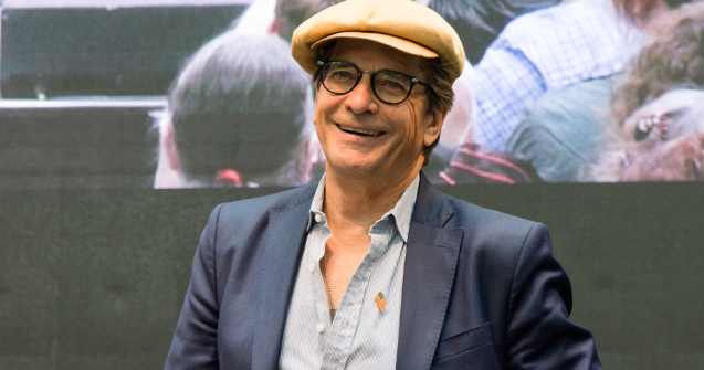  Top  Oameni celebri care și-au dat copiii spre adopție