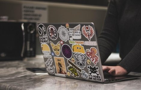 Laptopuri refurbished sau laptopuri second hand? Hai să afli care sunt diferențele!