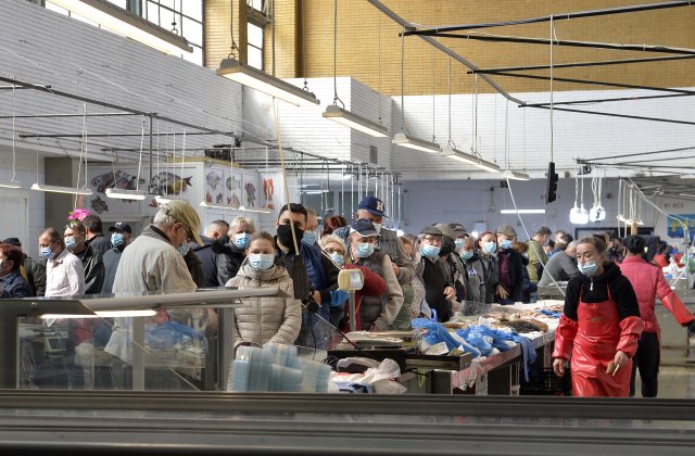 Suntem la un pas de a fi în imposibilitatea de a duce un trai decent, spun specialiștii