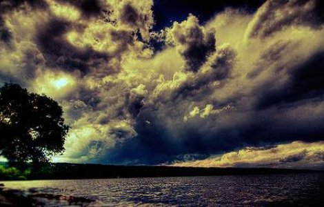 Furtunile si inundatiile din Tennessee si Mississippi fac victime