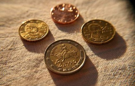 De ce s-a depreciat euro in 2010?