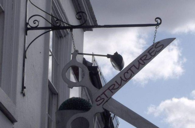 Saloanele de frumusete, amendate de ANPC