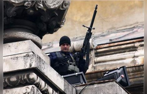 A impuscat talibani aflati la peste 2 kilometri distanta