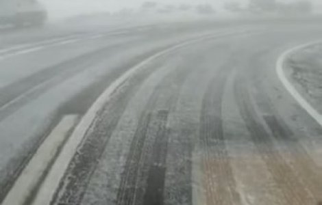VIDEO Prima ninsoare din acest sezon a apărut pe Transfăgărășan