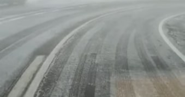 VIDEO Prima ninsoare din acest sezon a apărut pe Transfăgărășan