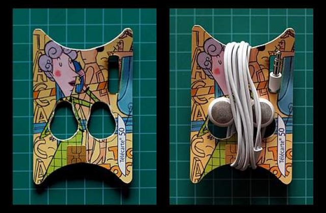 A ajuns la spital cu un dispozitiv de copiat blocat in ureche