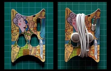 A ajuns la spital cu un dispozitiv de copiat blocat in ureche