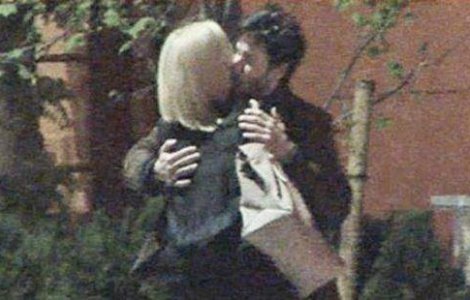  Video  Charlize Theron si Keanu Reeves sunt impreuna?