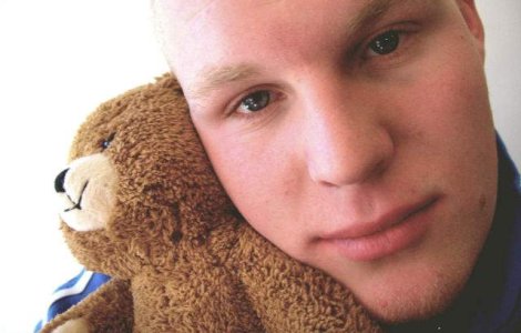 Mangaierea unui ursulet de plus poate atenua sentimentul de anxietate