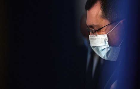 Vlad Voiculescu dezminte acuzația lui Florin Cîțu conform căreia ar fi semnat pentru un vaccin neaprobat: Se joacă cu cuvintele