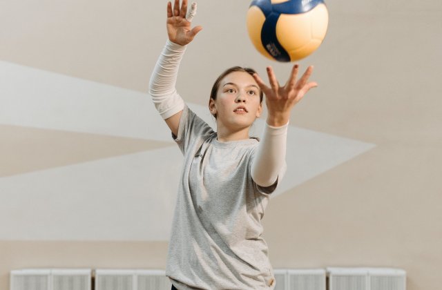 Echipa națională de volei feminin a suferit &icirc;nfr&acirc;ngere &icirc;n fața echipei SUA la Under-18