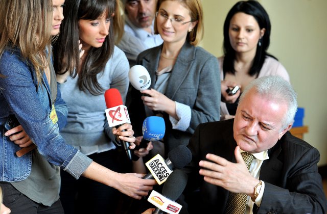 Irinel Columbeanu a fost transportat de urgență la spital după ce a sunat la 112. Afaceristul a luat COVID-19