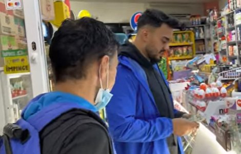 Jador, gest de milioane pentru un om care se ruga pe stradă: „Te-ai pus în genunchi? De ce te-ai pus la oameni?”