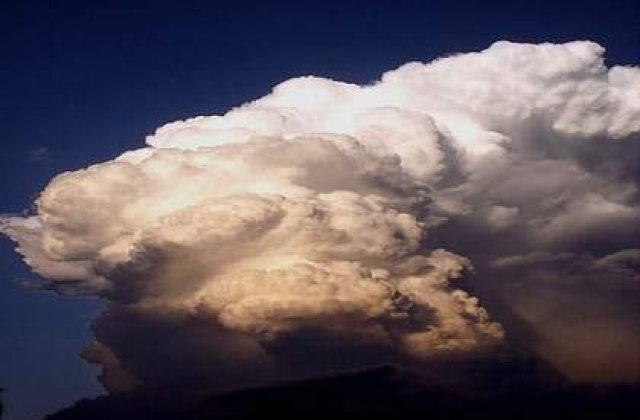 Alerta: Vulcanul din Islanda provoaca un alt nor de cenusa!