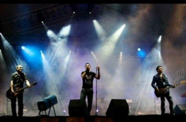 Directia 5 canta la Teatrul National