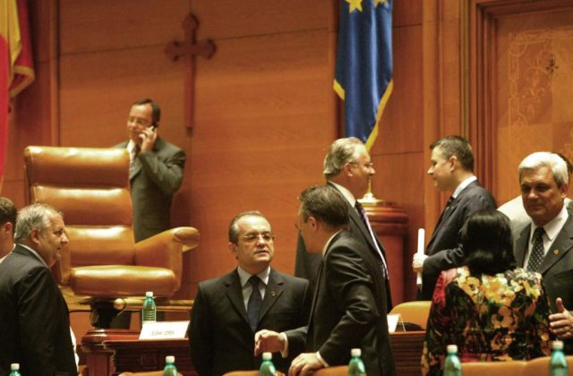 Voiculescu a deschis lista "Stop Boc"