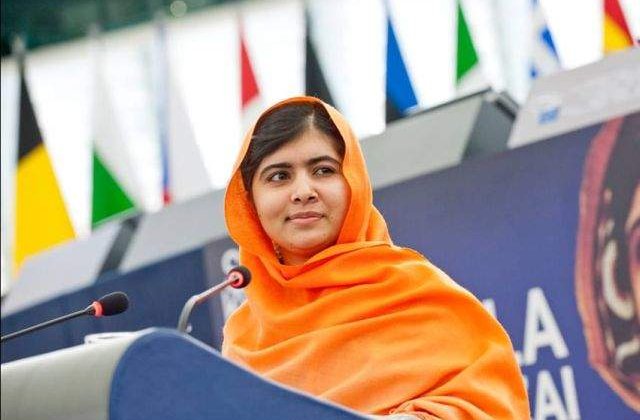 Tanara pakistaneza Malala Yousafzai primeste premiul Saharov in PE