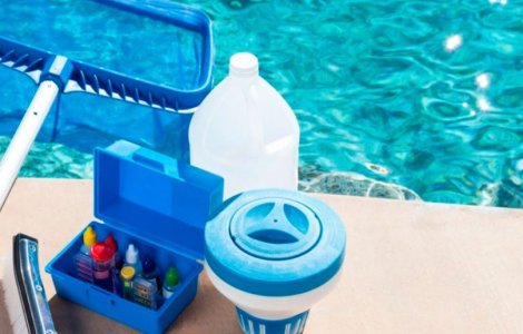 Importanța unui corector PH pentru apa din piscină