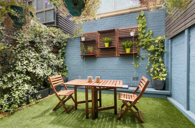 Cum amenajezi cât mai practic curtea casei