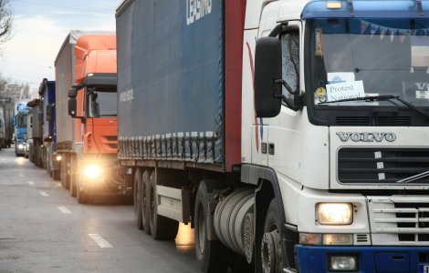 Protest cu TIR-uri în fața Guvernului. Nemulțumirile șoferilor