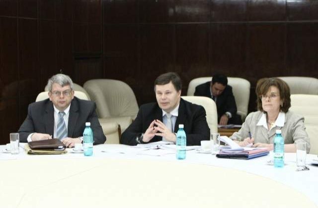Cresterea taxelor, inca pe lista FMI