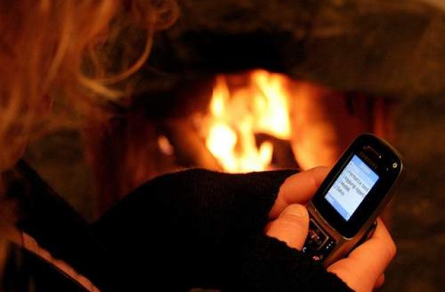 Romanii, "recordmeni" la sms