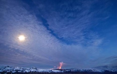 Antreprenor islandez, vand cenusa vulcanului Eyjafjallajokul!