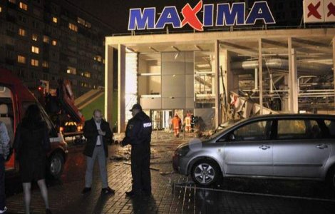 48 de morti in Letonia, dupa ce acoperisul unui mall s-a prabusit