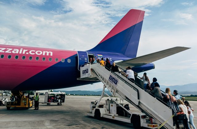 Un bărbat a sunat la 112 și a anunțat prezența unui bagaj suspect după ce nu a fost lăsat să urce &icirc;n avion