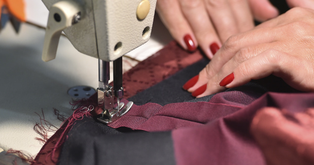 Se scumpesc hainele din bumbac. Motivele pentru care crește prețul materiei prime