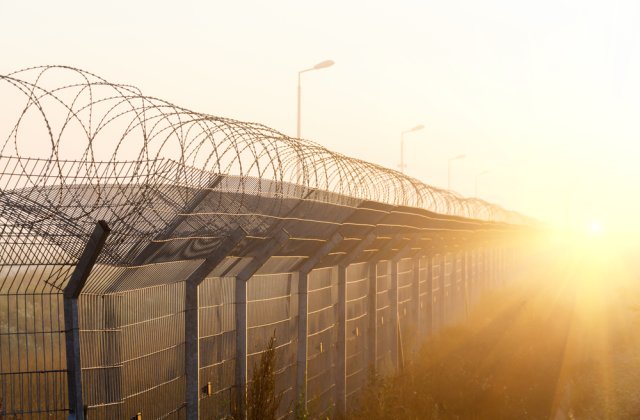 Lituania și Letonia construiesc un gard la granița cu Belarus pentru a împiedica migranții ilegali