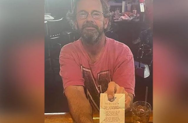 Un bărbat a câștigat la loto, dar s-a înecat cu biletul norocos în buzunar